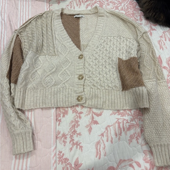American Eagle Outfitters Cream and Tan Cable Knit Cardigan - Picture 2 of 5